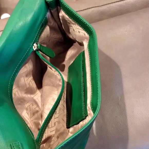 Cole Haan Leather Green Wristlet Wallet Patent Leather Clutch - X Large- GUC - Picture 7 of 17